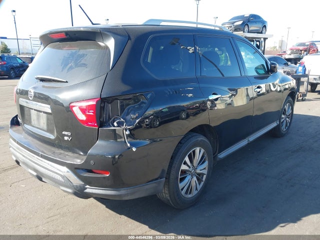 5N1DR2MM8JC652196 Nissan Pathfinder Sv