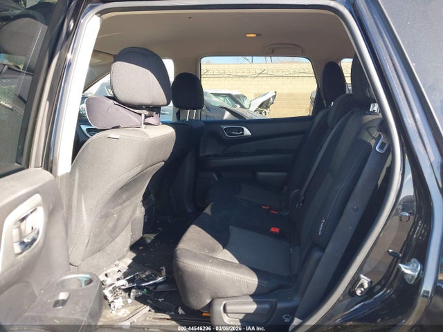 5N1DR2MM8JC652196 Nissan Pathfinder Sv