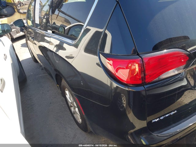 2017 CHRYSLER PACIFICA 2C4RC1DG9HR840498 Photo 2