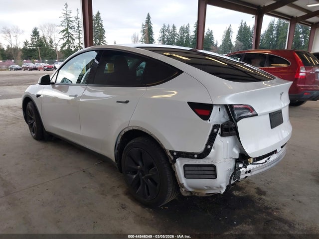 2024 Tesla Model Y Long Range Dual Motor All-wheel Drive მანქანა იყიდება აუქციონზე, vin: 7SAYGDEE3RF191232, აუქციონის ნომერი: 44546349