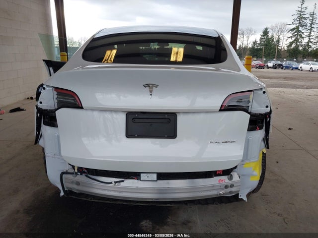 2024 Tesla Model Y Long Range Dual Motor All-wheel Drive მანქანა იყიდება აუქციონზე, vin: 7SAYGDEE3RF191232, აუქციონის ნომერი: 44546349