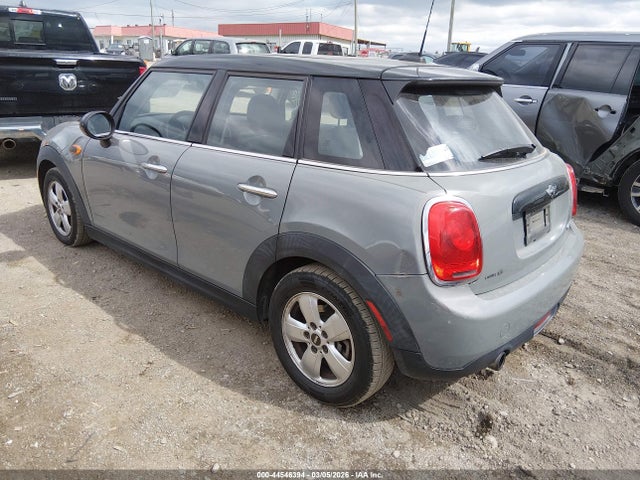 2016 MINI HARDTOP WMWXU1C53G2D12389 Photo 2