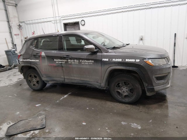3C4NJDAB4JT135206 Jeep Compass Sport 4x4