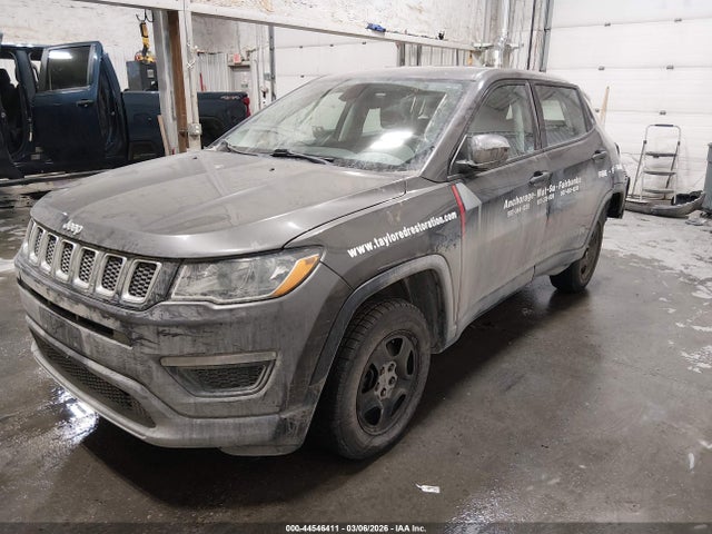 3C4NJDAB4JT135206 Jeep Compass Sport 4x4