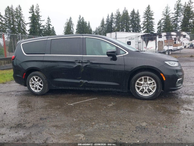 Chrysler Pacifica Select 2025 2C4RC1BG3SR570243 Image 13