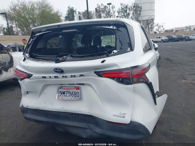 Toyota SIENNA LE 2022 5TDKRKEC0NS108975 Image 16