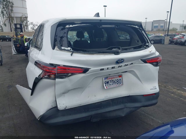 Toyota SIENNA LE 2022 5TDKRKEC0NS108975 Image 6