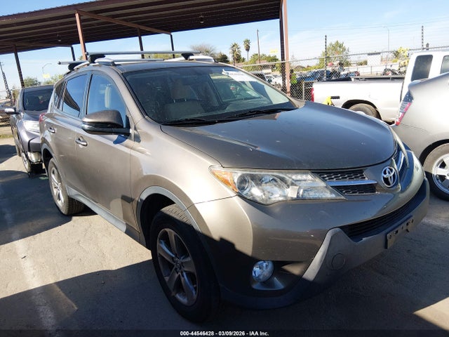 Toyota Rav4 Xle 2015 JTMRFREV9FD139835 zdjęcie główne