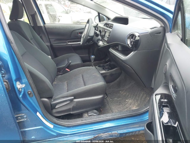 JTDKDTB39G1135133 Toyota Prius C Two