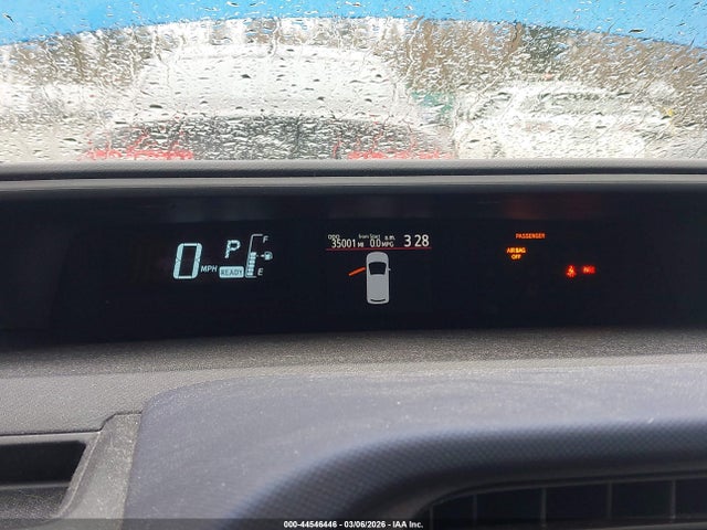 JTDKDTB39G1135133 Toyota Prius C Two