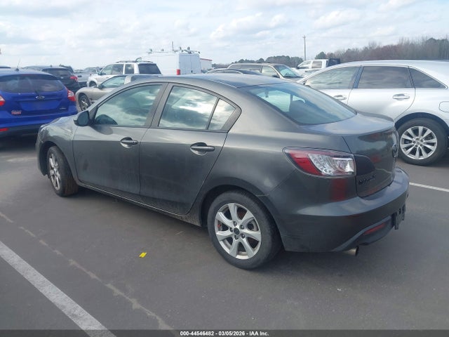 2011 MAZDA MAZDA3 JM1BL1VF5B1407375 Photo 2