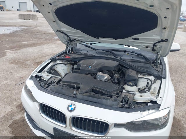 44546569 :رقم المزاد ، WBA8E9G51GNT43873 vin ، 2016 Bmw 328i مزاد بيع
