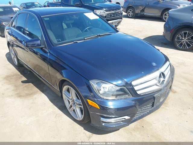 2013 MERCEDES-BENZ C 250 WDDGF4HB6DR275065