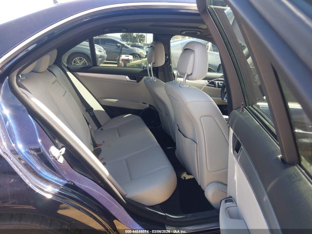 2013 MERCEDES-BENZ C 250 WDDGF4HB6DR275065 Photo 7