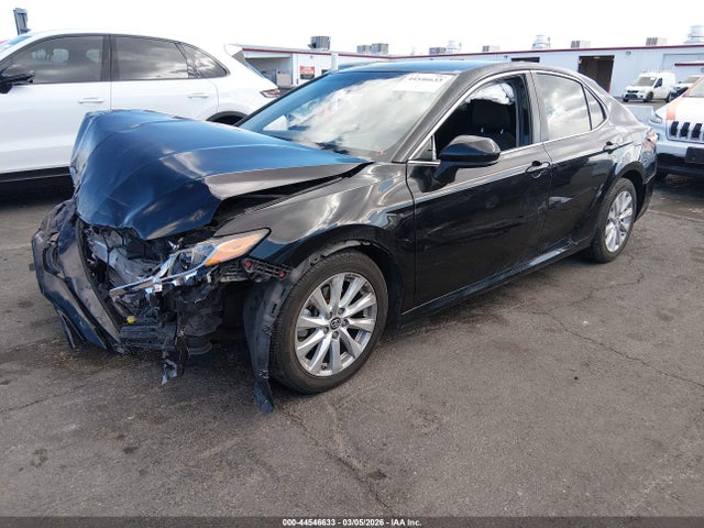4T1B11HK3JU010268 Toyota CAMRY LE