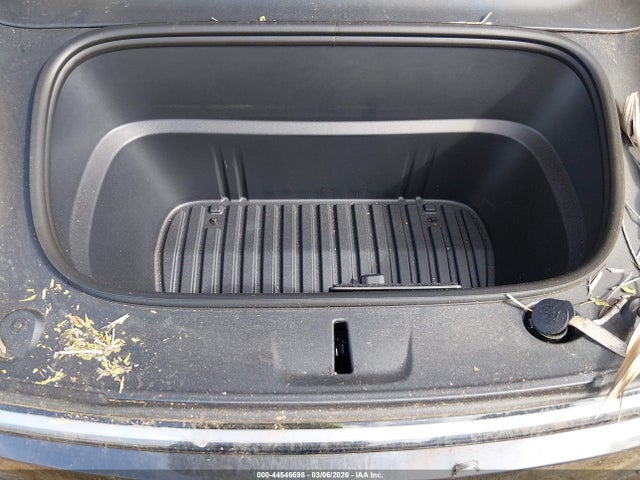 2026 TESLA MODEL Y 7SAYGDEDXTA589338 Photo 9