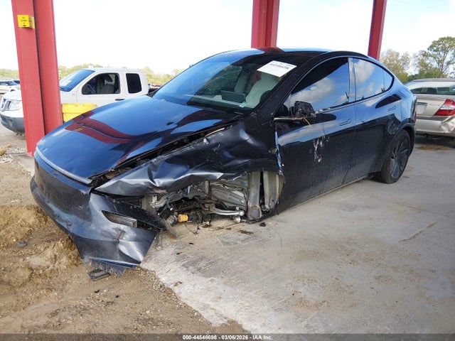 2026 TESLA MODEL Y 7SAYGDEDXTA589338 Photo 1