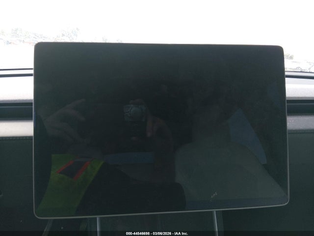 2026 TESLA MODEL Y 7SAYGDEDXTA589338 Photo 6