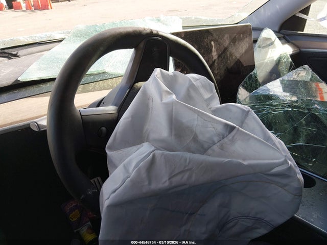 2025 TESLA MODEL Y 7SAYGDEF9SA336835 Photo 6