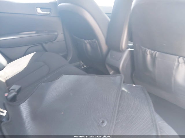 5XXGT4L39GG111223 KIA Optima Lx