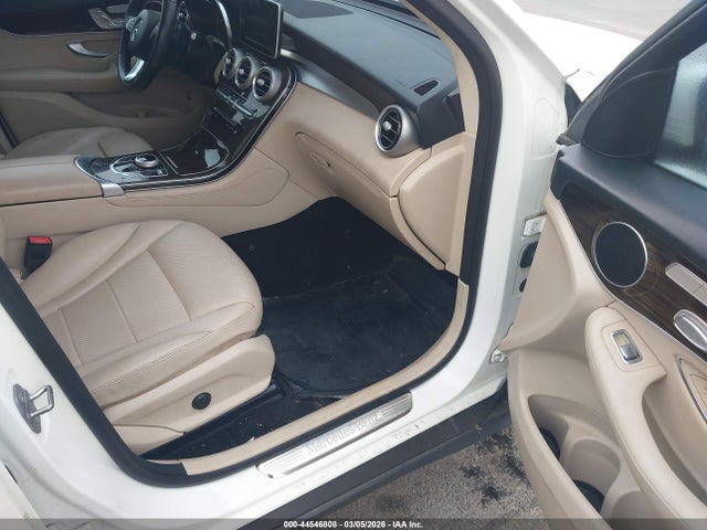 2019 MERCEDES-BENZ GLC 300 WDC0G4JBXKF671611 Photo 4