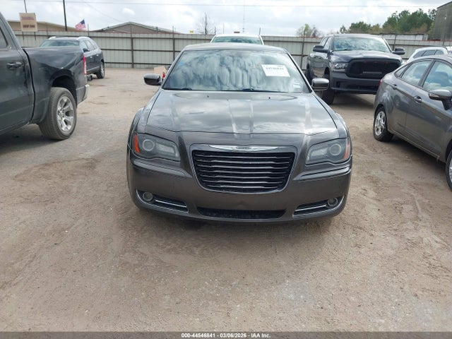 2014 Chrysler 300 300s მანქანა იყიდება აუქციონზე, vin: 2C3CCABG3EH355594, აუქციონის ნომერი: 44546841