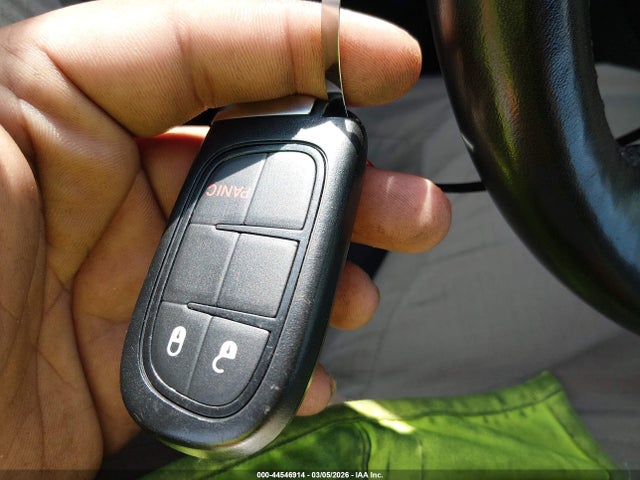 2015 Jeep Cherokee Trailhawk მანქანა იყიდება აუქციონზე, vin: 1C4PJMBS5FW592115, აუქციონის ნომერი: 44546914