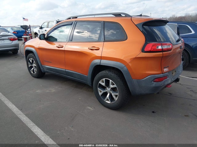2015 Jeep Cherokee Trailhawk მანქანა იყიდება აუქციონზე, vin: 1C4PJMBS5FW592115, აუქციონის ნომერი: 44546914