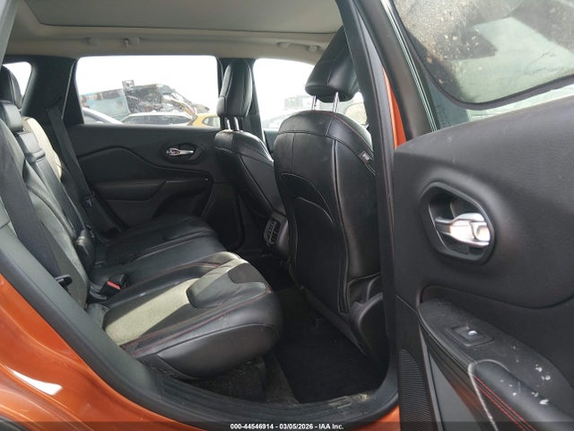 2015 Jeep Cherokee Trailhawk მანქანა იყიდება აუქციონზე, vin: 1C4PJMBS5FW592115, აუქციონის ნომერი: 44546914