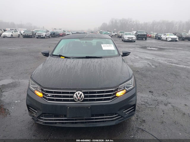2017 Volkswagen Passat 1.8t R-line მანქანა იყიდება აუქციონზე, vin: 1VWDT7A37HC058768, აუქციონის ნომერი: 44546962