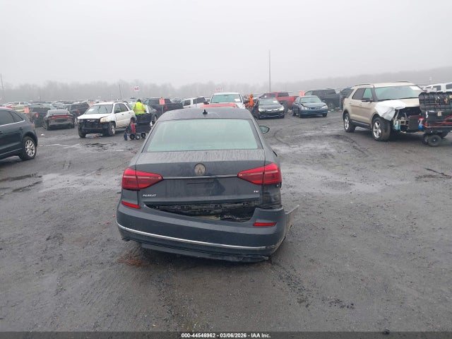 2017 Volkswagen Passat 1.8t R-line მანქანა იყიდება აუქციონზე, vin: 1VWDT7A37HC058768, აუქციონის ნომერი: 44546962