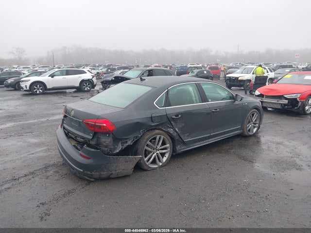 2017 Volkswagen Passat 1.8t R-line მანქანა იყიდება აუქციონზე, vin: 1VWDT7A37HC058768, აუქციონის ნომერი: 44546962