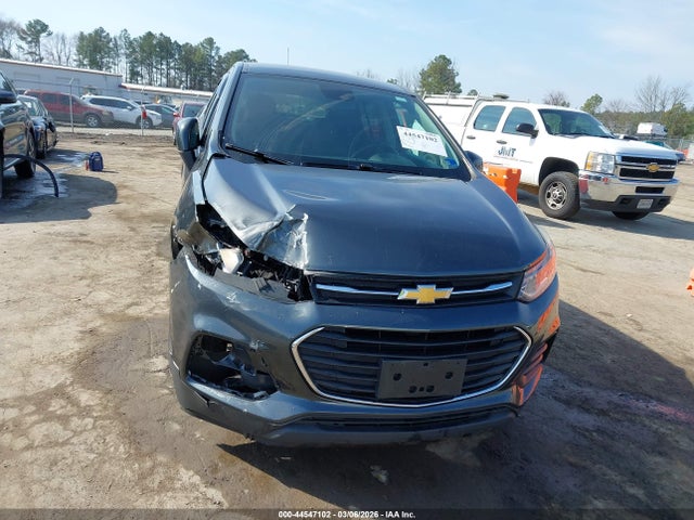 3GNCJKSB8KL386068 Chevrolet TRAX LS