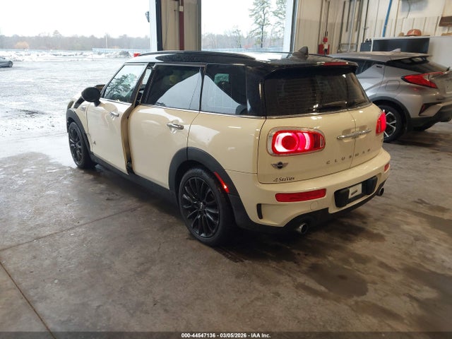 2017 MINI CLUBMAN WMWLU5C53H2E80492 Photo 2