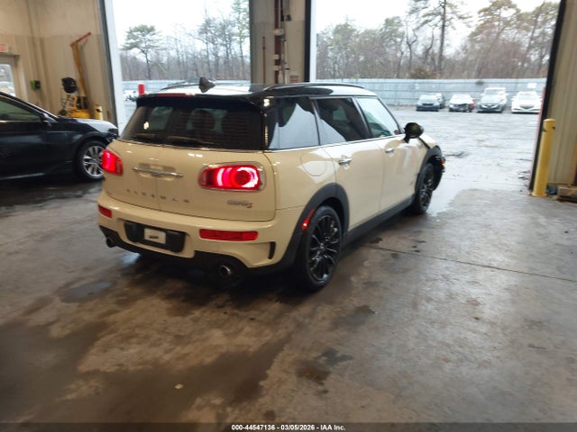 2017 MINI CLUBMAN WMWLU5C53H2E80492 Photo 3