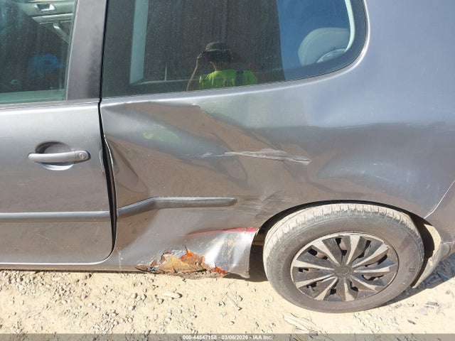 2007 Volkswagen Rabbit 2-door მანქანა იყიდება აუქციონზე, vin: WVWAR71K37W107182, აუქციონის ნომერი: 44547158