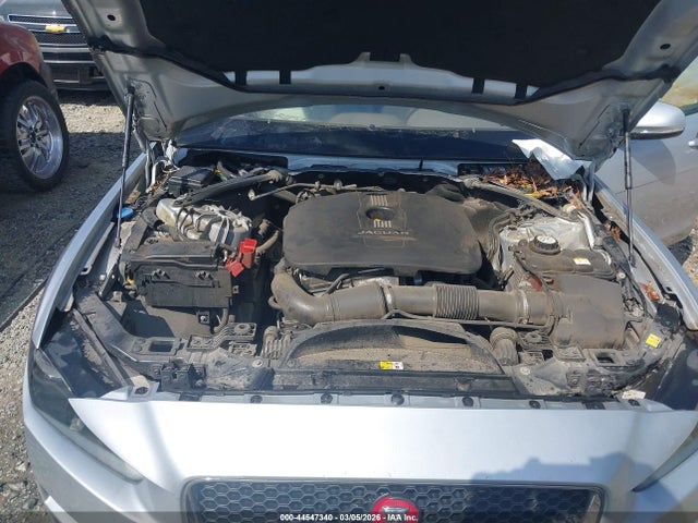 2017 JAGUAR XE SAJAR4BG6HA974052 Photo 9