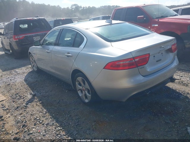 2017 JAGUAR XE SAJAR4BG6HA974052 Photo 2