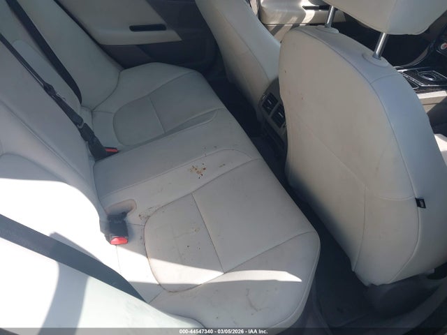 2017 JAGUAR XE SAJAR4BG6HA974052 Photo 7
