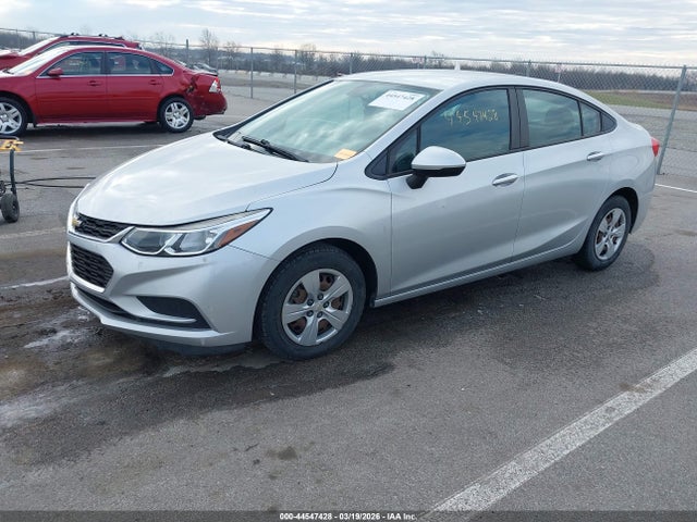Chevrolet Cruze Ls Auto 2017 1G1BC5SM3H7128631 Image 2