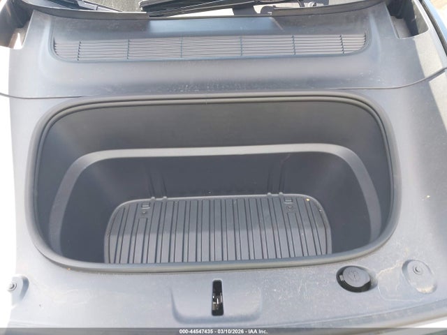 2026 TESLA MODEL Y 7SAYGDED6TA469097 Photo 9