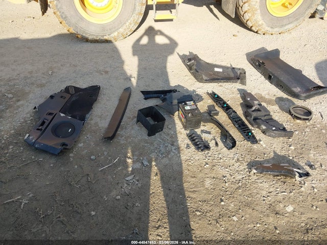 44547453 :رقم المزاد ، 4S4BTANC3L3221065 vin ، 2020 Subaru Outback Limited مزاد بيع