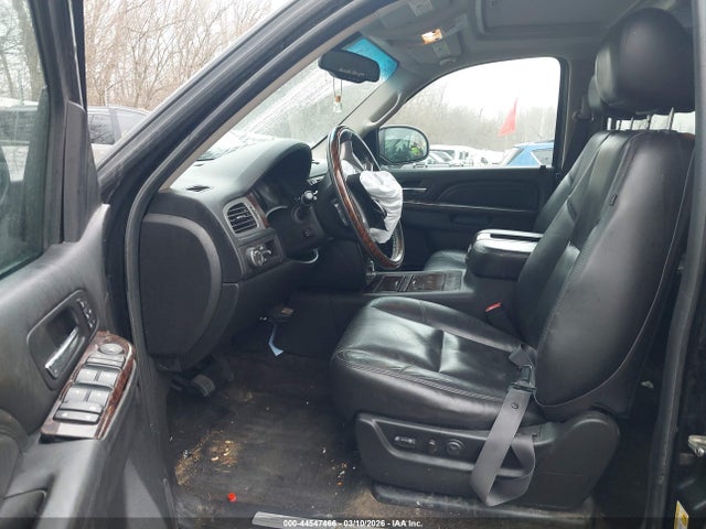 44547466 :رقم المزاد ، 1GKS2MEF1BR168045 vin ، 2011 Gmc Yukon Xl 1500 Denali مزاد بيع