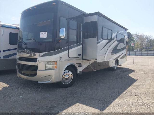 Ford F53 2015 1F66F5DY2F0A11762 Image 2