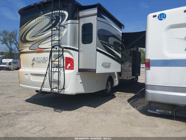 Ford F53 2015 1F66F5DY2F0A11762 Image 4