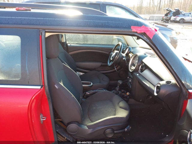 2012 MINI COOPER CLUBMAN WMWZF3C53CT189659 Photo 4