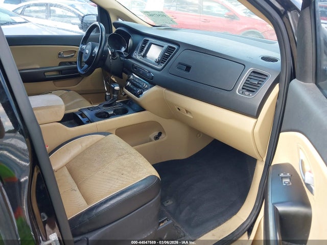 2018 KIA SEDONA KNDMB5C16J6379792 Photo 4