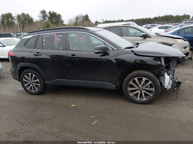 Toyota Corolla Cross Xle 2022 7MUDAABG1NV010237 Image 14