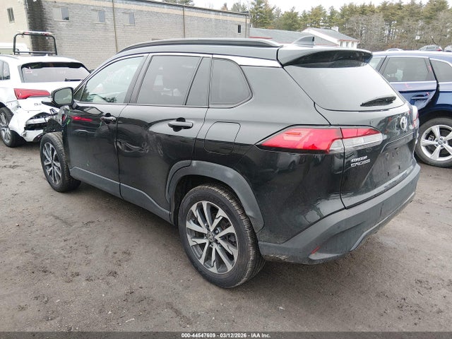 Toyota Corolla Cross Xle 2022 7MUDAABG1NV010237 Image 3