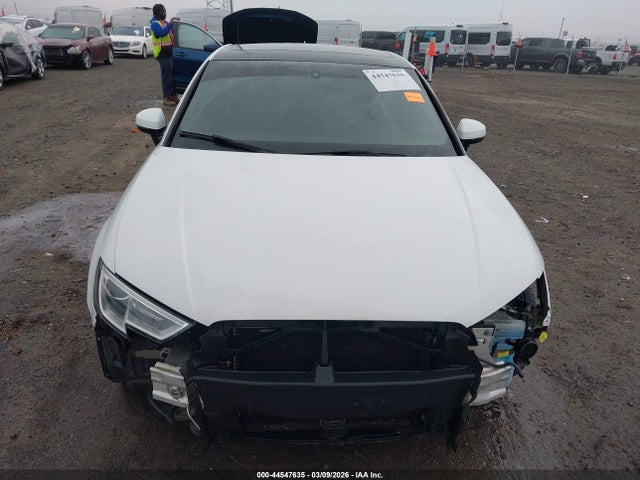 44547635 :رقم المزاد ، WAUAUGFF0H1031796 vin ، 2017 Audi A3 2.0t Premium مزاد بيع
